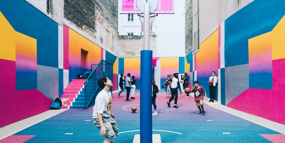 terrain de basket coloré paris pigalle