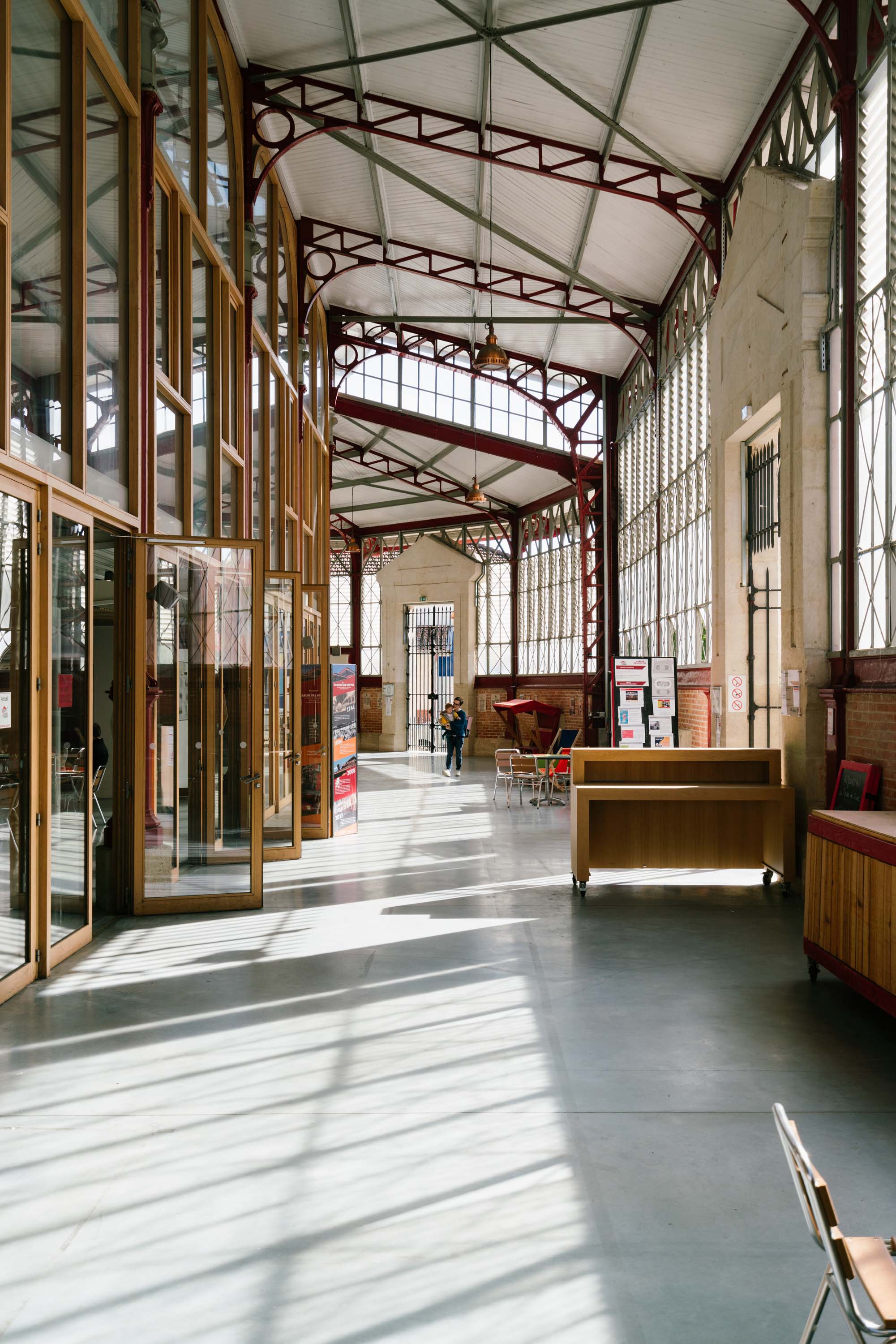 marché des douves bordeaux