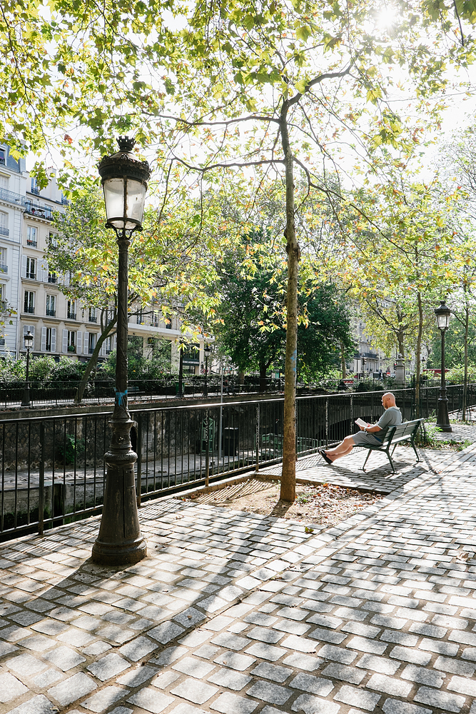 lire au bord du canal saint martin