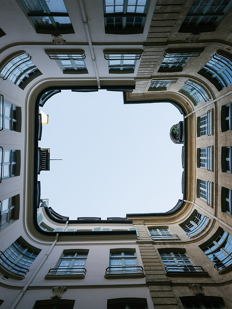 immeuble parisien géométrique