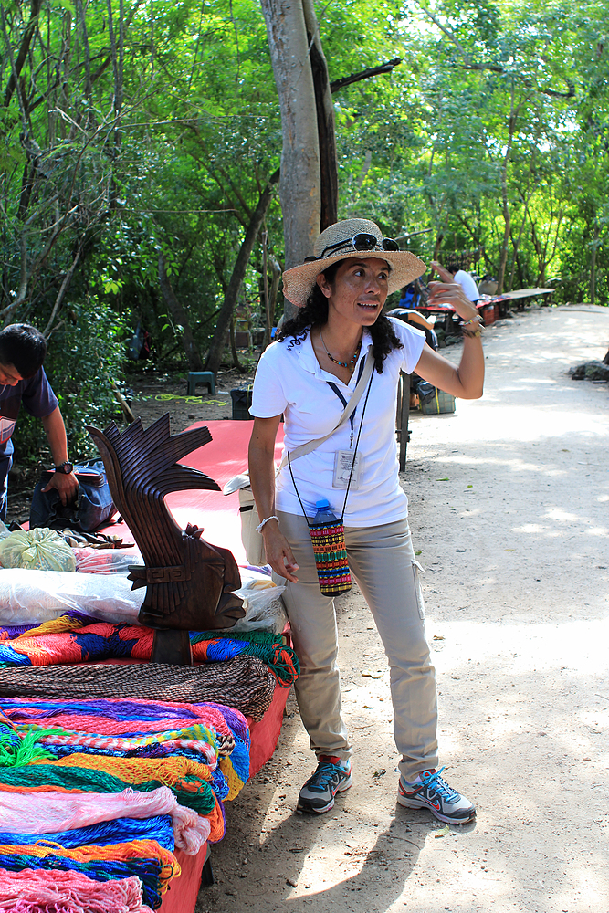Adriana, notre guide à Chichen Itza