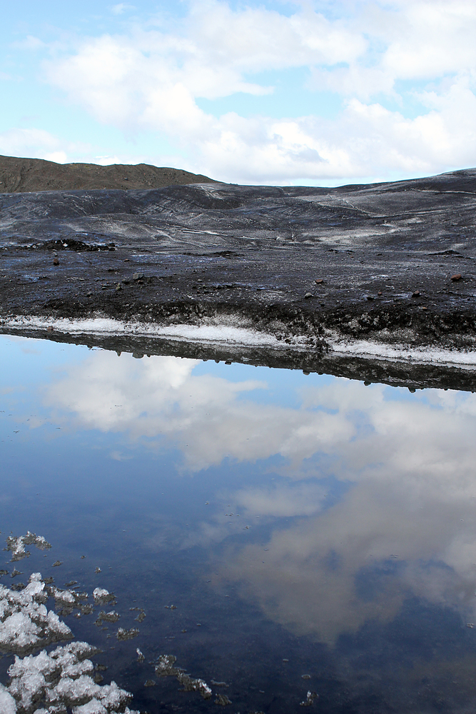 Walk on Svinafellsjokull Glacier