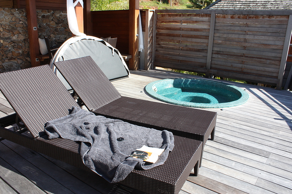 Terrasse et jacuzzi du Legends Resort