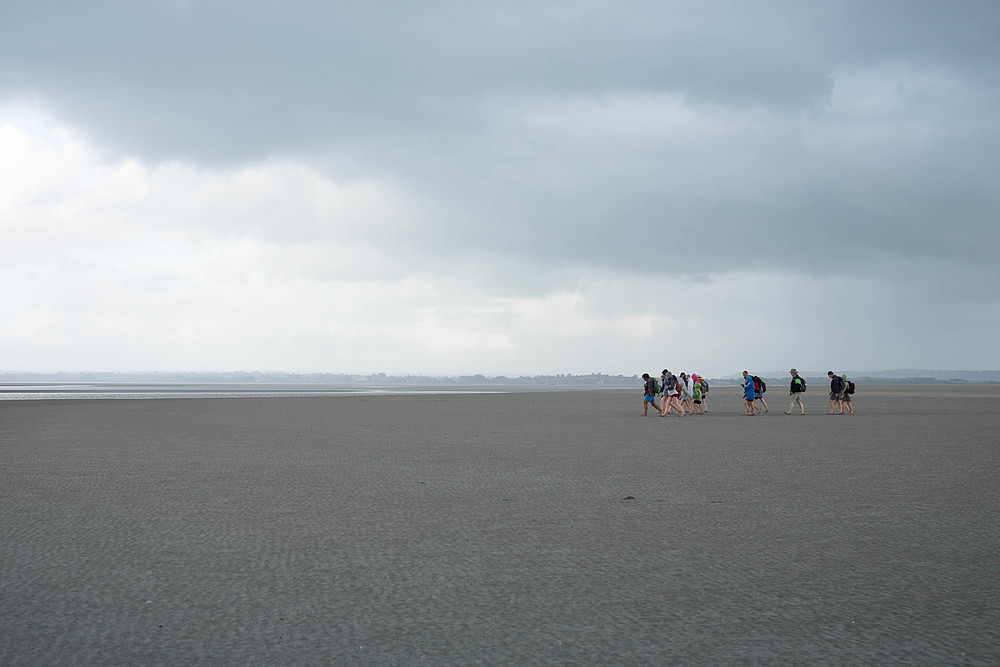 traversée baie du mont saint michel sous la pluie