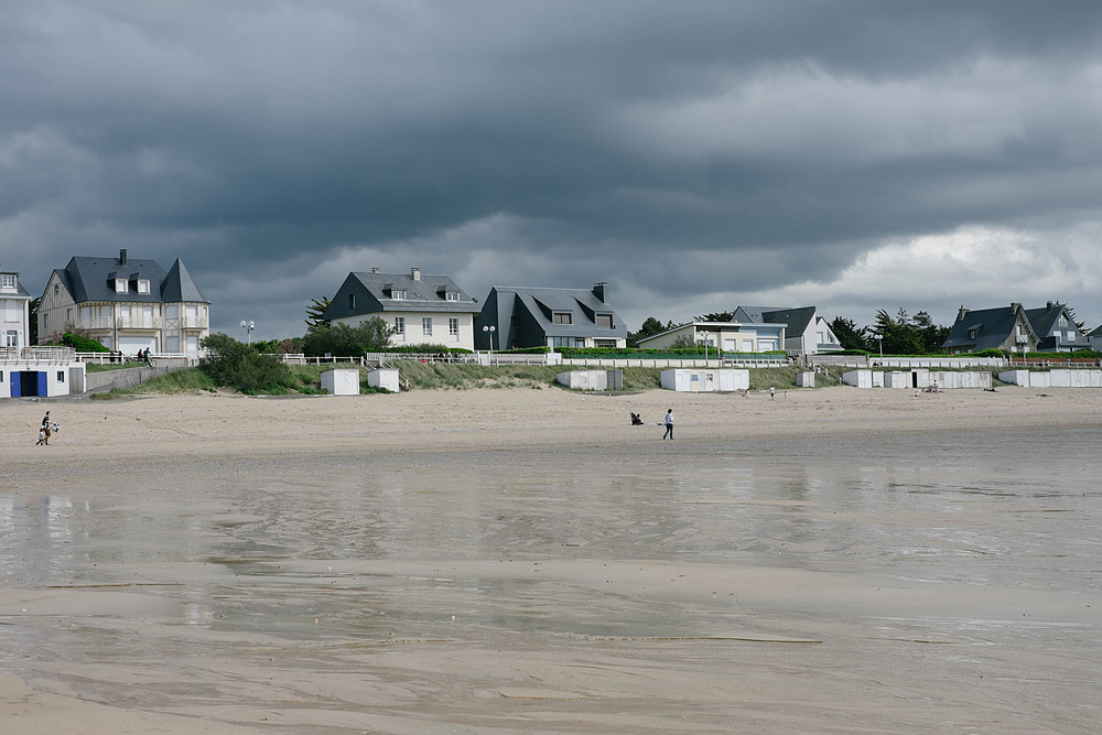 maison au bord de la plage jullouville