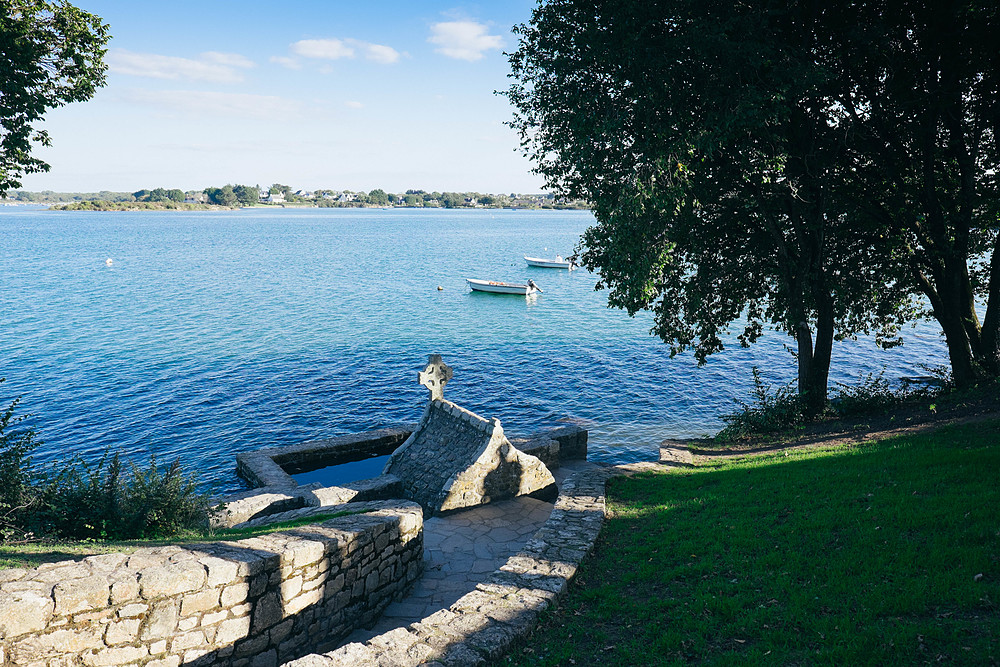 fontaine de saint cado