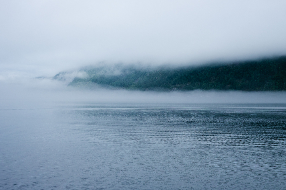 Nuage sur le fjord norvégien