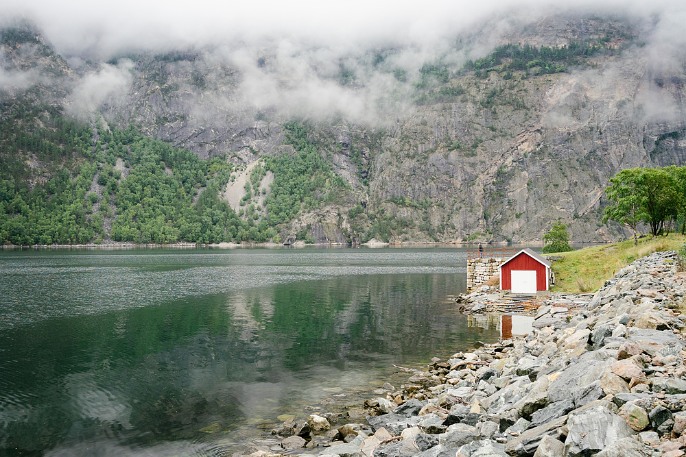 Cabine rouge en Norvège