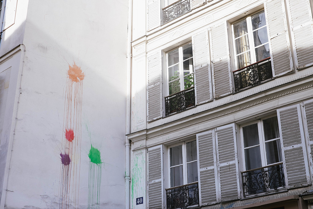 street-art tâches de peinture paris