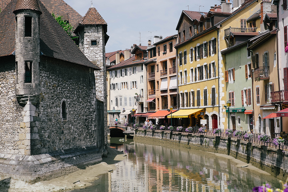 annecy palais de l'isle