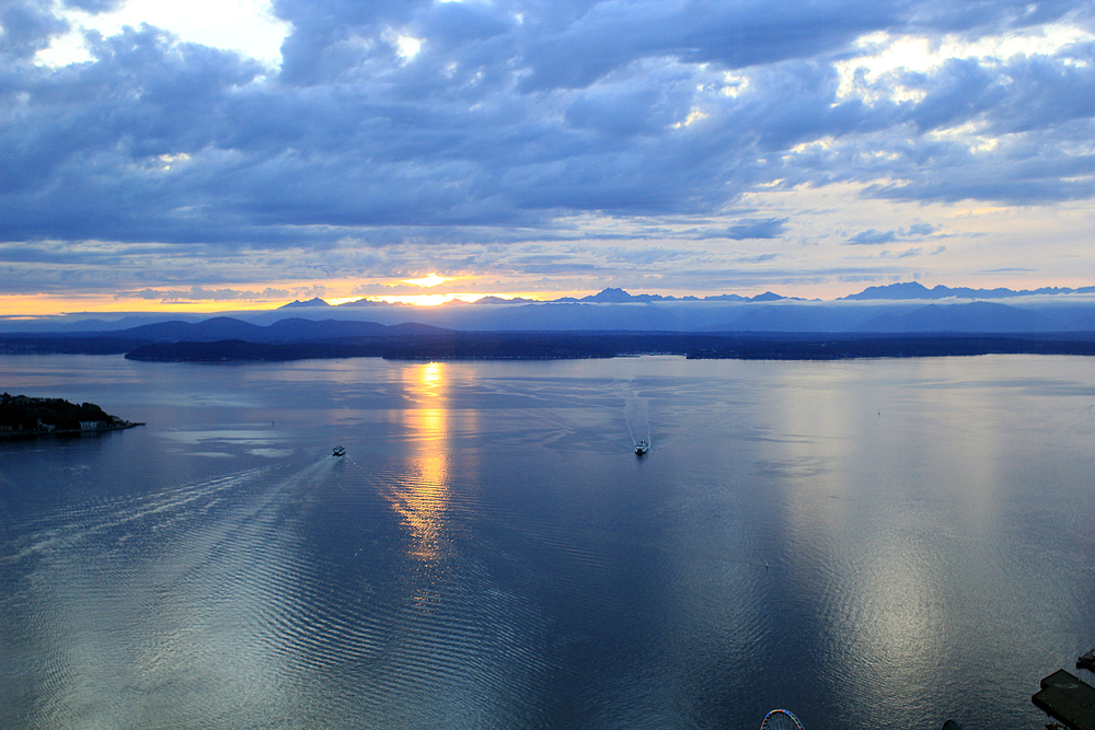 columbia center sunset