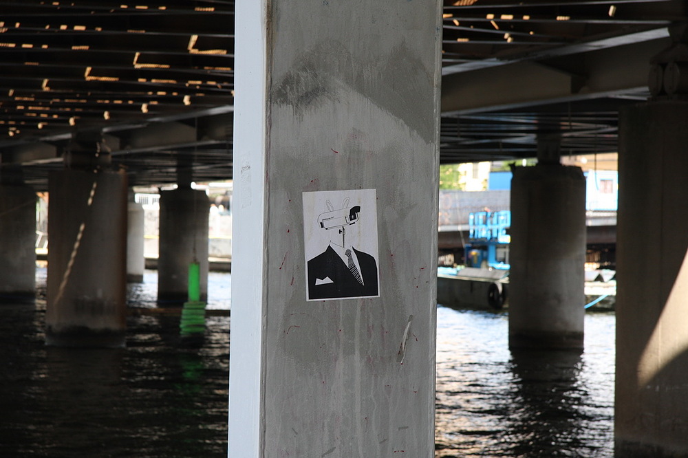 stockholm street art pont