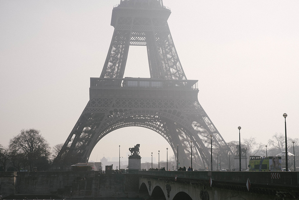 tour eiffel cheval