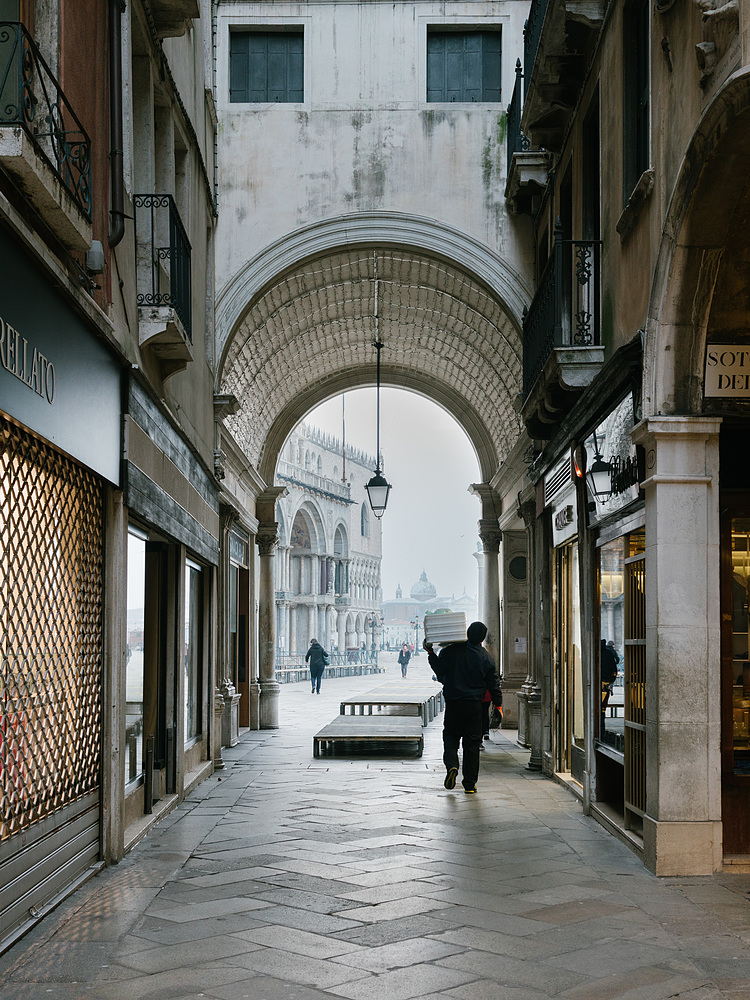 Place Saint Marc vide