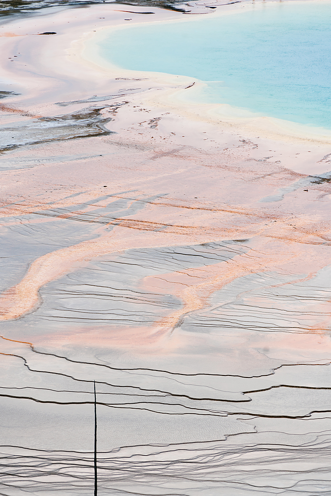 grand prismatic spring yellowstone